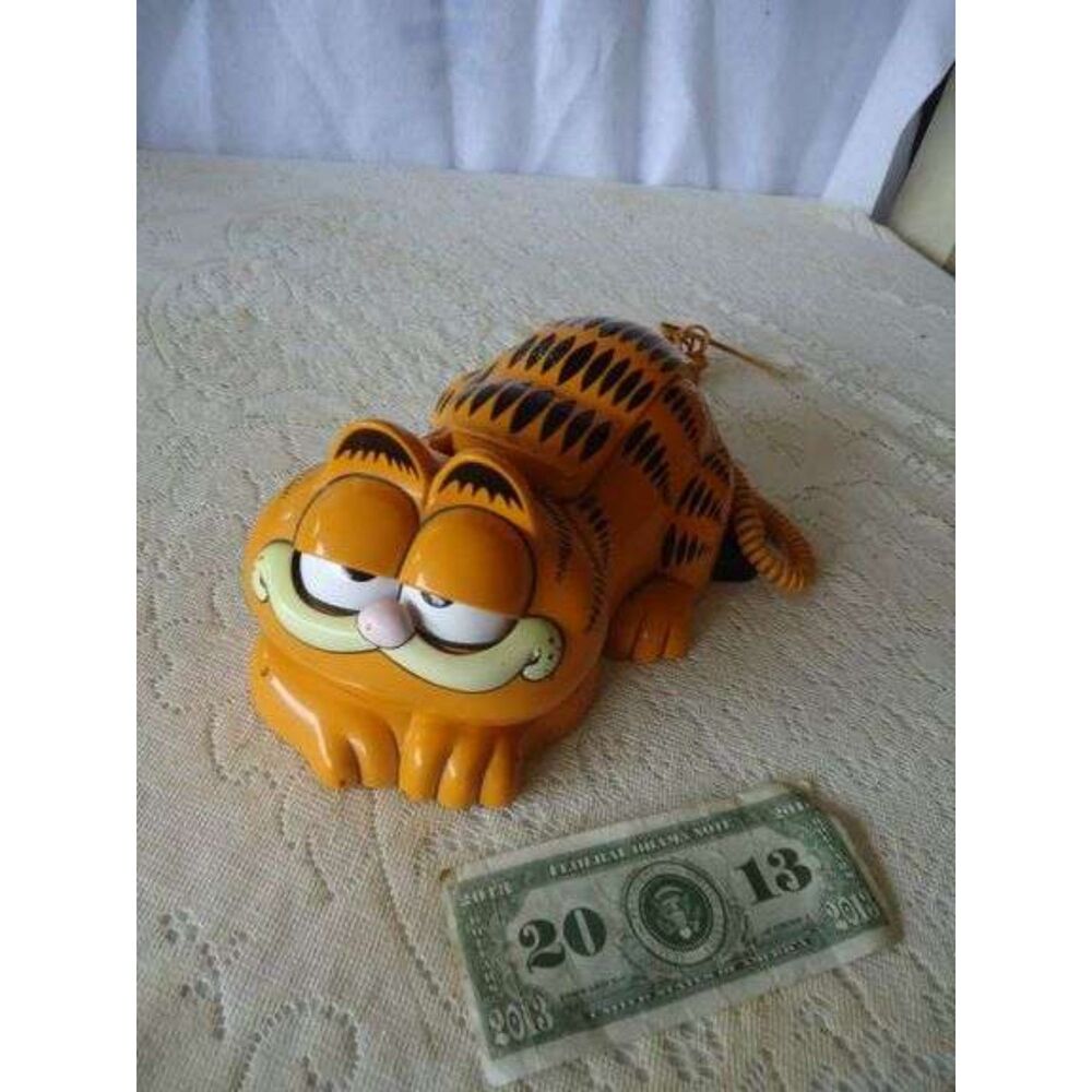 Vintage Tyco Garfield Land Line Telephone, Very Collectible 1980's, Sleeping Eye